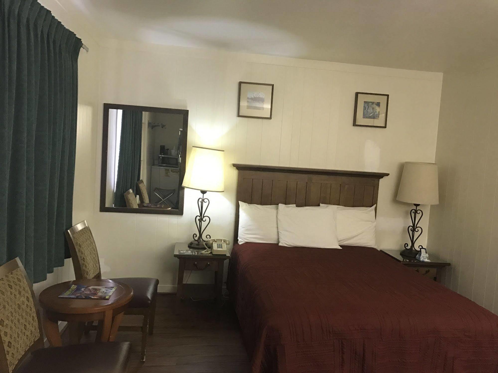 Canyonlands Motor Inn มอนติเชลโล ภายนอก รูปภาพ