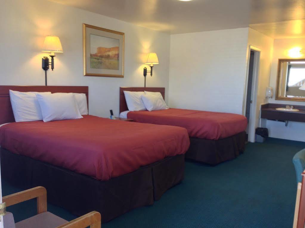 Canyonlands Motor Inn มอนติเชลโล ภายนอก รูปภาพ