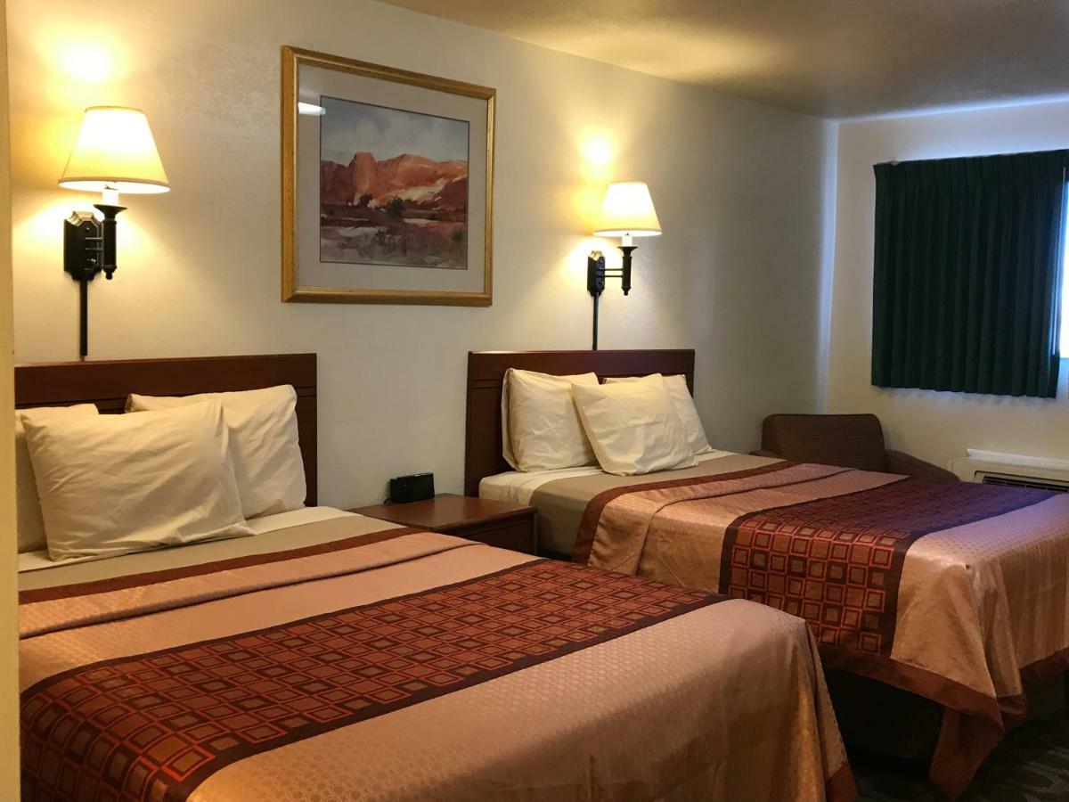 Canyonlands Motor Inn มอนติเชลโล ภายนอก รูปภาพ